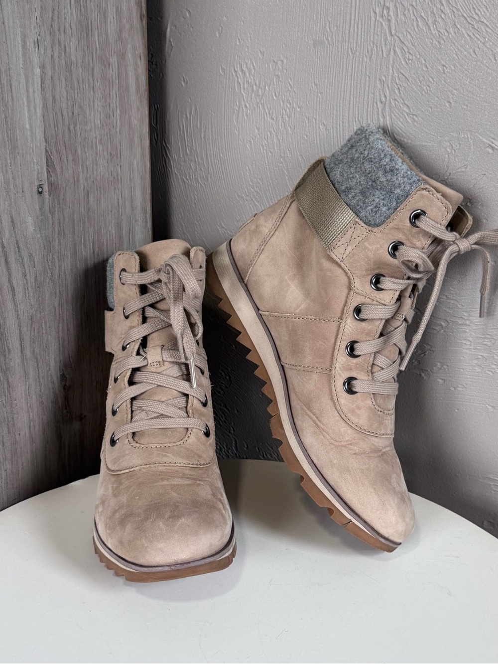 Sorel Taupe Suede Lace-Up Ankle Boots with Gray Felt Collar